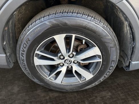 Used 2017 Toyota RAV4 XLE AWD/4WD image 36