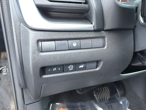 Used 2024 Nissan Rogue SV AWD/4WD image 23