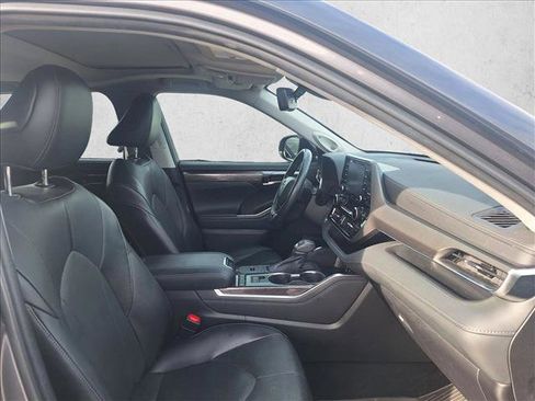 Used 2022 Toyota Highlander Limited image 20