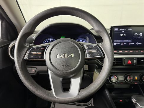 Used 2023 Kia Forte LX image 20