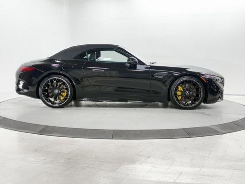 Used 2022 Mercedes-Benz SL 55 AMG 4MATIC w/ Driver Assistance Package image 37