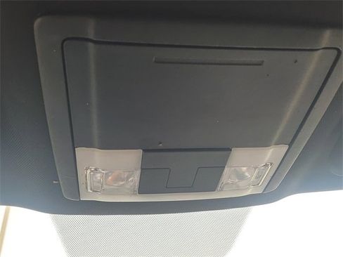 Used 2019 Ford Explorer XLT image 35