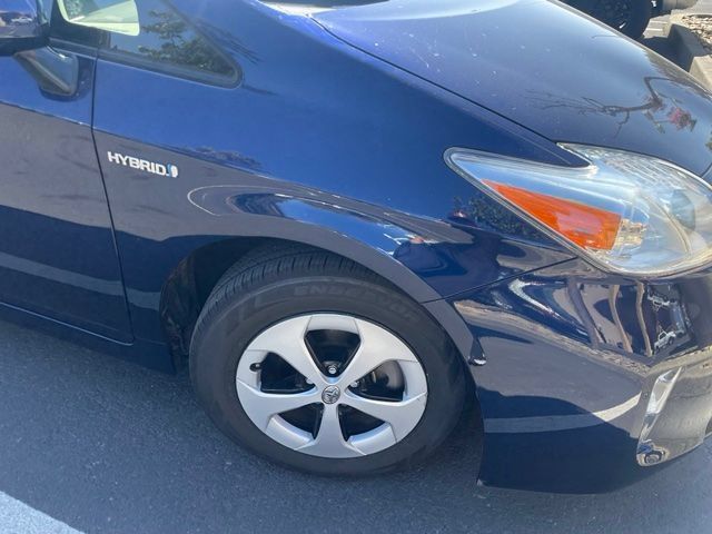 Used 2014 Toyota Prius Three w/ Solar Roof Package FWD image 18