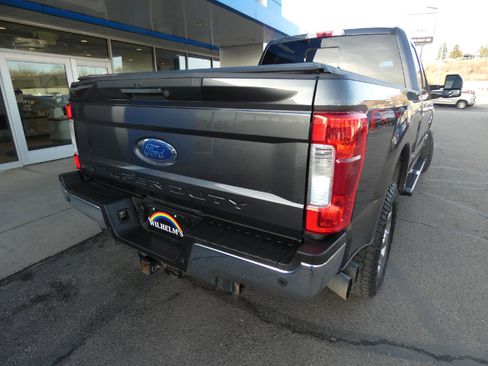 Used 2019 Ford F250 Lariat w/ Lariat Ultimate Package AWD/4WD image 3