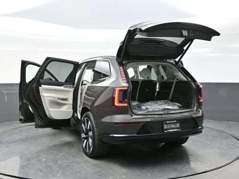 New 2025 Volvo EX90 Ultra image 28