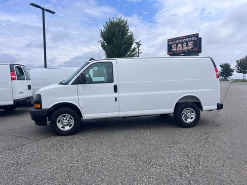 New 2025 Chevrolet Express 3500 w/ Driver Convenience Package RWD image 4