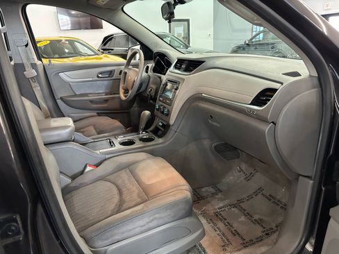 Used 2017 Chevrolet Traverse LS image 30