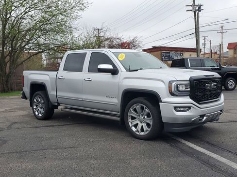 Used 2018 GMC Sierra 1500 Denali w/ Denali Ultimate Package AWD/4WD image 3