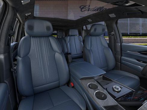 Used 2026 Cadillac Escalade IQ Sport 2 AWD/4WD image 16