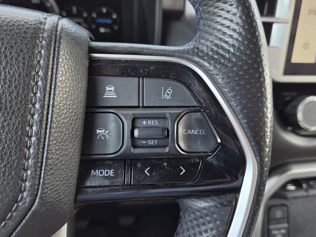 Used 2025 Toyota Tundra Platinum AWD/4WD image 21