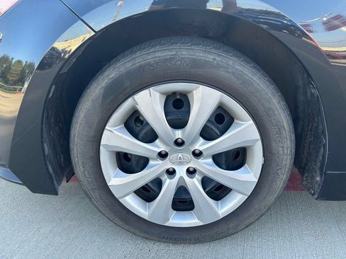 Used 2022 Toyota Corolla LE FWD image 12