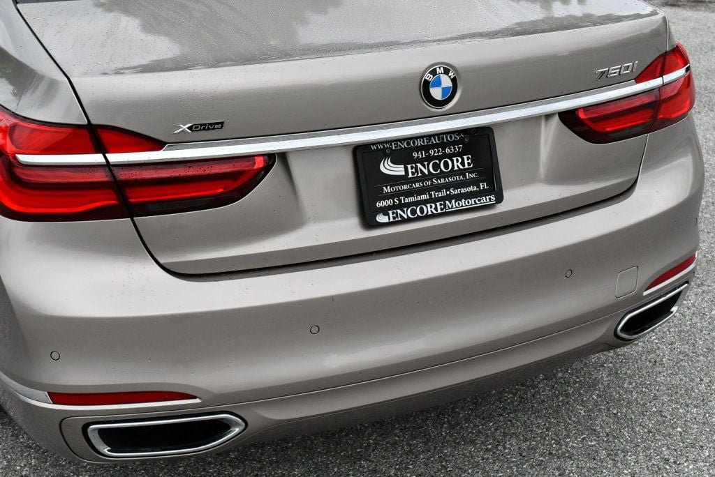 Used 2016 BMW 750i xDrive AWD/4WD image 10
