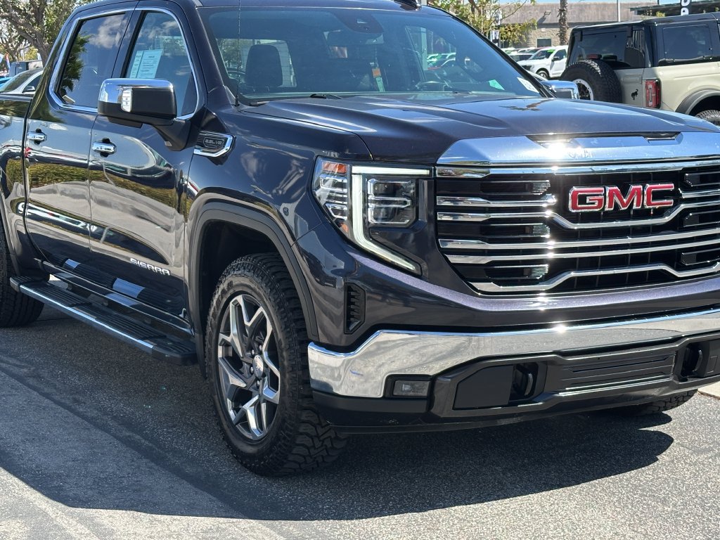 Used 2023 GMC Sierra 1500 SLT w/ SLT Premium Package AWD/4WD image 11
