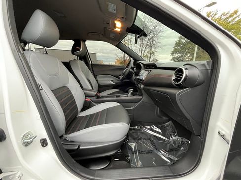 Used 2024 Nissan Kicks SR w/ SR Premium Package image 22