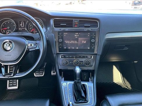 Used 2018 Volkswagen Golf Alltrack SEL image 16