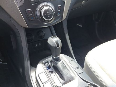 Used 2018 Hyundai Santa Fe SE w/ Cargo Package FWD image 25