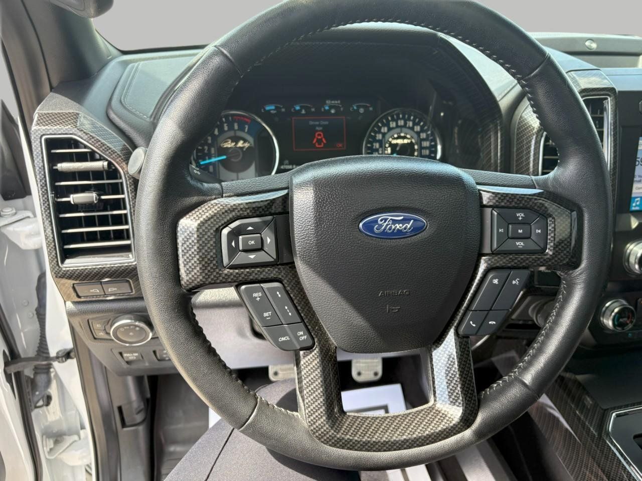 Used 2019 Ford F150 Lariat w/ Equipment Group 502A Luxury AWD/4WD image 16