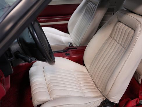 Used 1990 Ford Mustang GT image 38