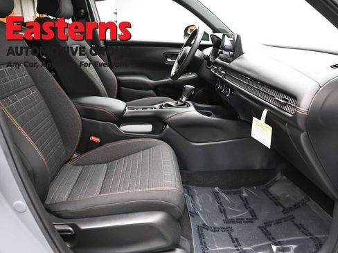 Used 2025 Honda HR-V Sport image 23