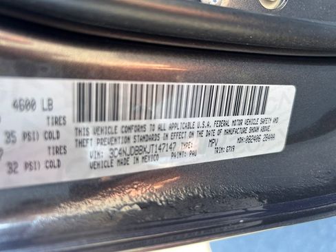 Used 2018 Jeep Compass Latitude image 27