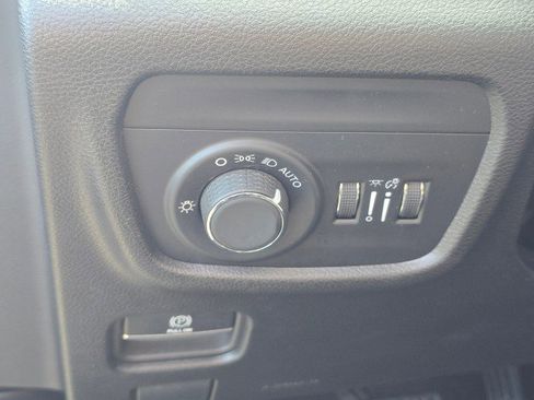 Certified 2024 Jeep Grand Cherokee L Altitude AWD/4WD image 29