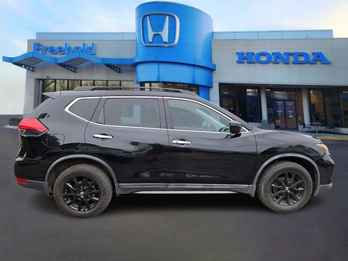 Used 2017 Nissan Rogue SV w/ Midnight Edition AWD/4WD image 7