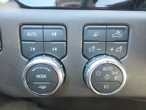 New 2026 GMC Sierra 2500 SLT w/ SLT Premium Package image 18