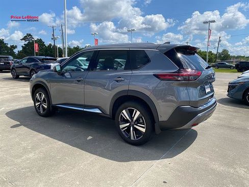 Used 2023 Nissan Rogue SL w/ SL Premium Package FWD image 5