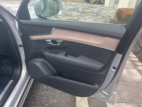 Used 2025 Volvo XC90 B6 Plus AWD/4WD image 15