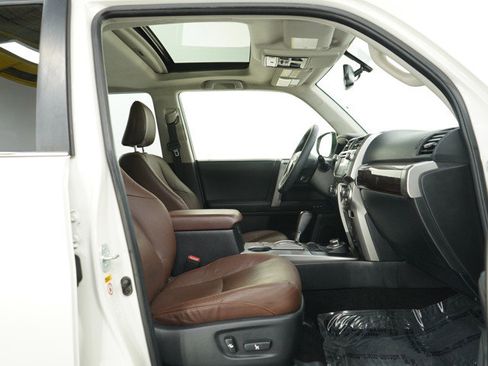 Used 2017 Toyota 4Runner Limited image 10