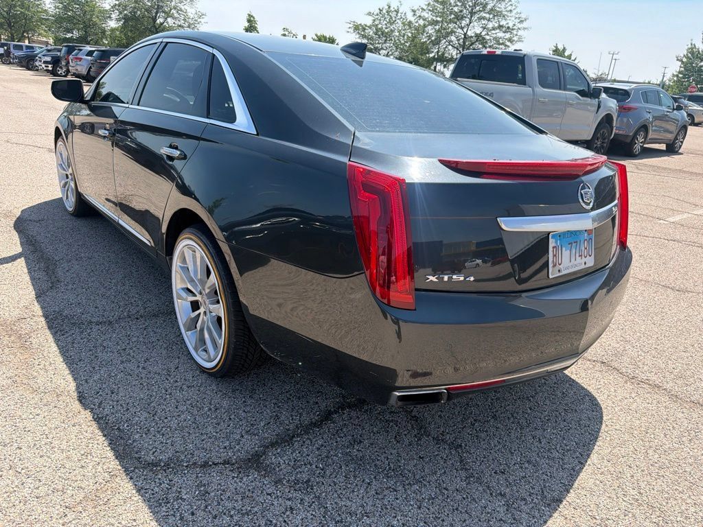 Used 2015 Cadillac XTS Luxury AWD/4WD image 2