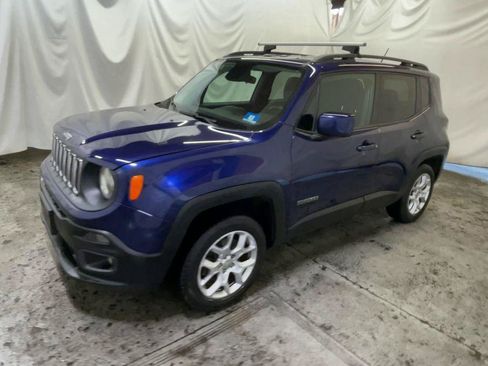 Used 2016 Jeep Renegade Latitude AWD/4WD image 4