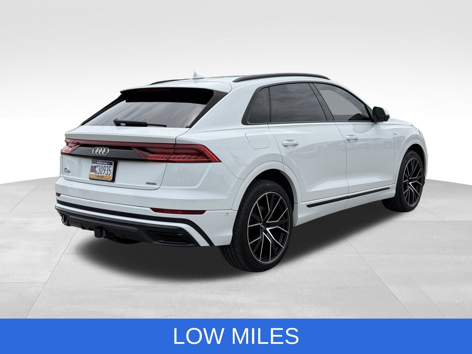 Used 2019 Audi Q8 Prestige w/ Luxury Package AWD/4WD image 12