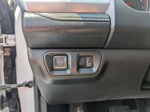 Used 2023 GMC Acadia SLT FWD image 14
