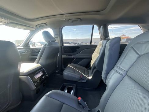 Used 2021 Lincoln Aviator Reserve w/ Elements Package Plus image 13
