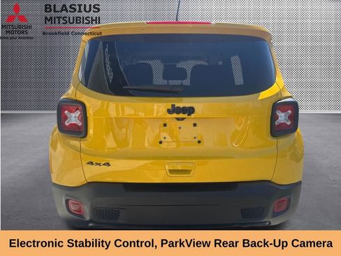 Used 2023 Jeep Renegade Latitude AWD/4WD image 10
