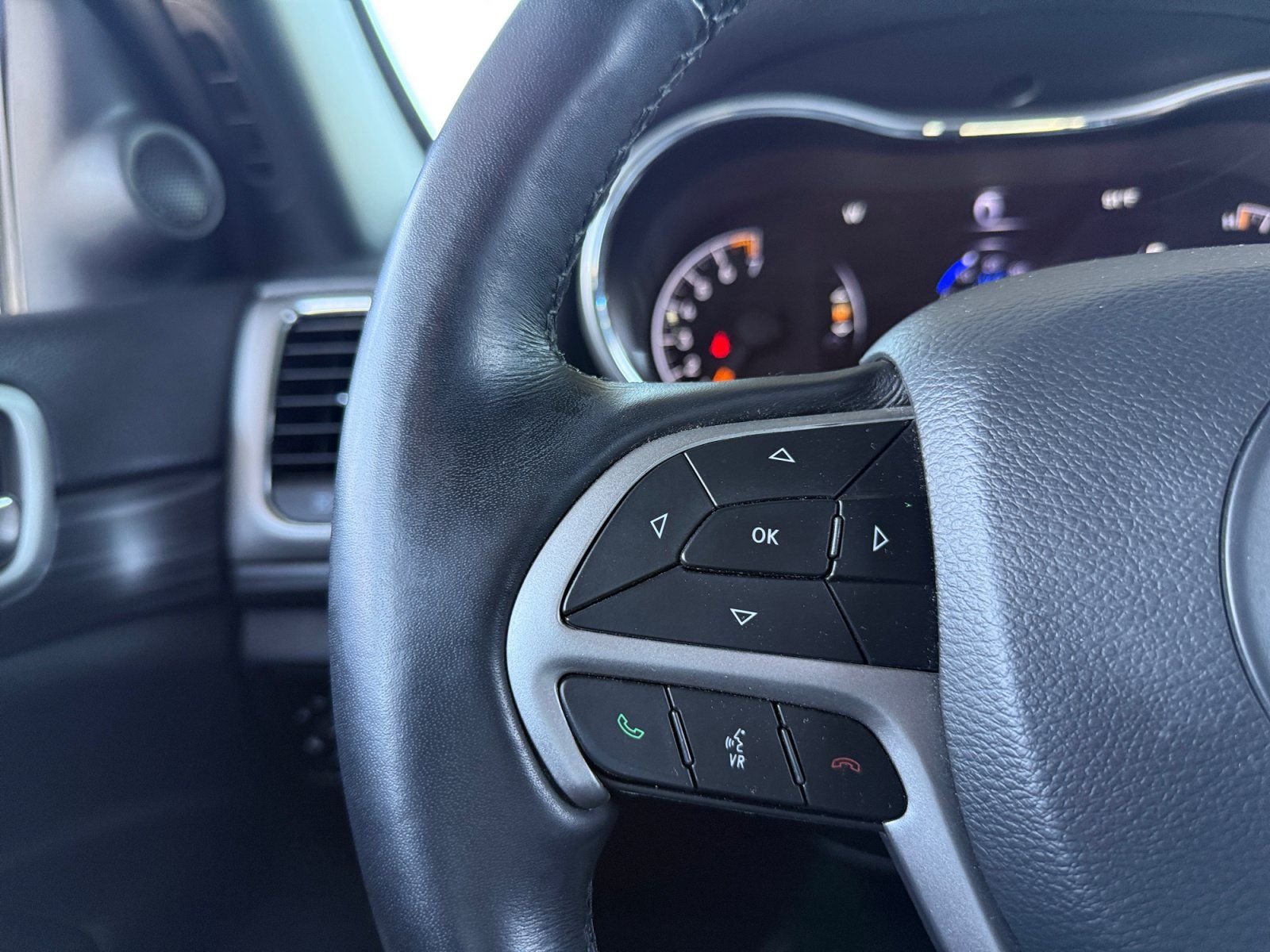 Used 2022 Jeep Grand Cherokee Laredo X RWD image 18