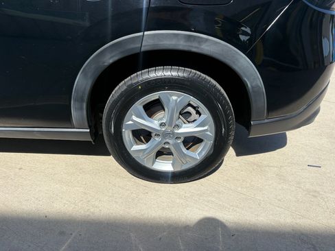 Certified 2023 Honda HR-V LX image 30