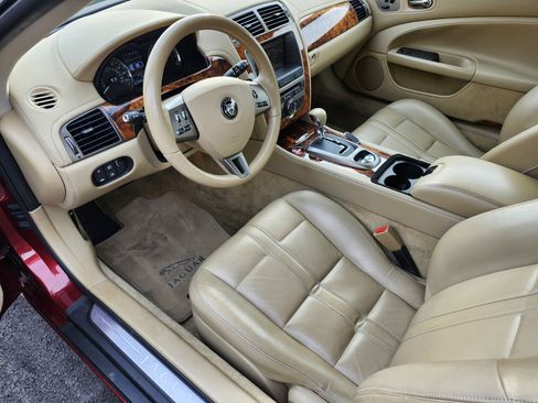 Used 2007 Jaguar XK Coupe image 4