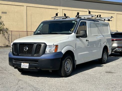 Used 2021 Nissan NV 2500 S image 2