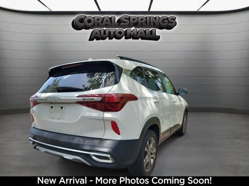 Certified 2022 Kia Seltos S FWD image 2