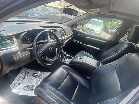 Used 2016 Toyota Highlander XLE AWD/4WD image 9