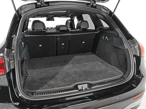 Used 2023 Mercedes-Benz GLC 300 4MATIC w/ Exclusive Trim Package image 8