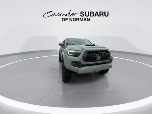 Used 2022 Toyota Tacoma TRD Sport w/ Technology Package AWD/4WD image 3
