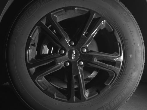 Used 2024 GMC Terrain SLE image 17