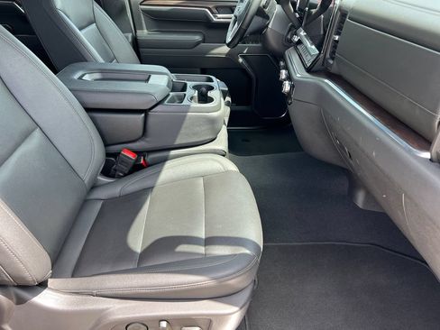 Used 2025 GMC Sierra 1500 SLT AWD/4WD image 7