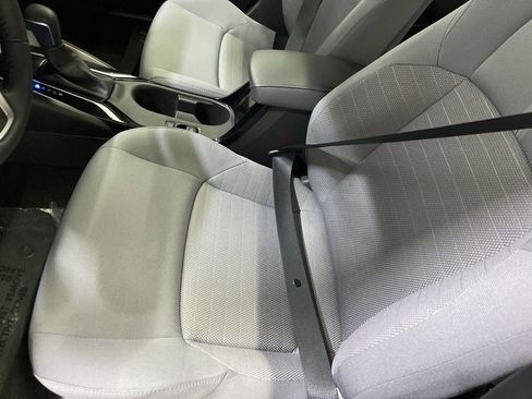 Used 2025 Toyota Corolla SE image 11