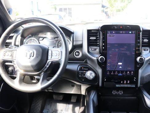 Used 2025 RAM 1500 Laramie AWD/4WD image 17