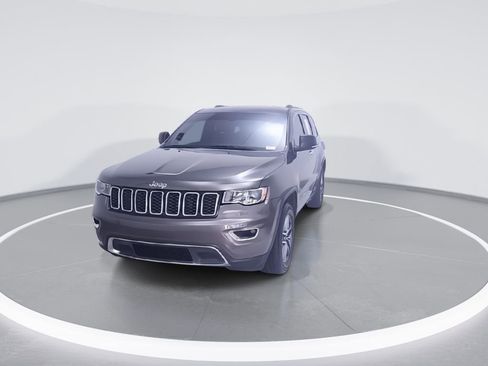 Used 2021 Jeep Grand Cherokee Limited w/ Luxury Group II image 3