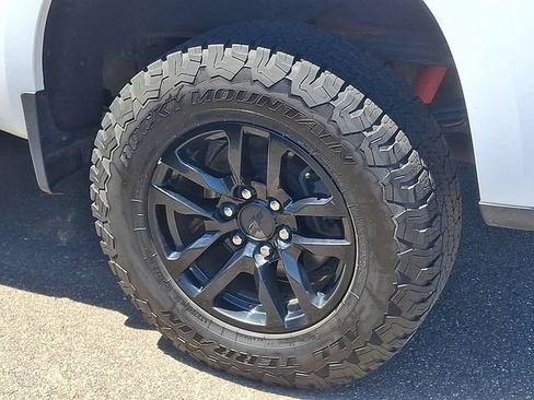 Used 2021 Chevrolet Silverado 1500 RST w/ Z71 Off-Road Package AWD/4WD image 25